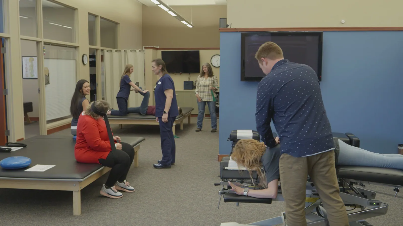 The treatment floor where combined joint therapies are planned at Advanced Pain Solutions